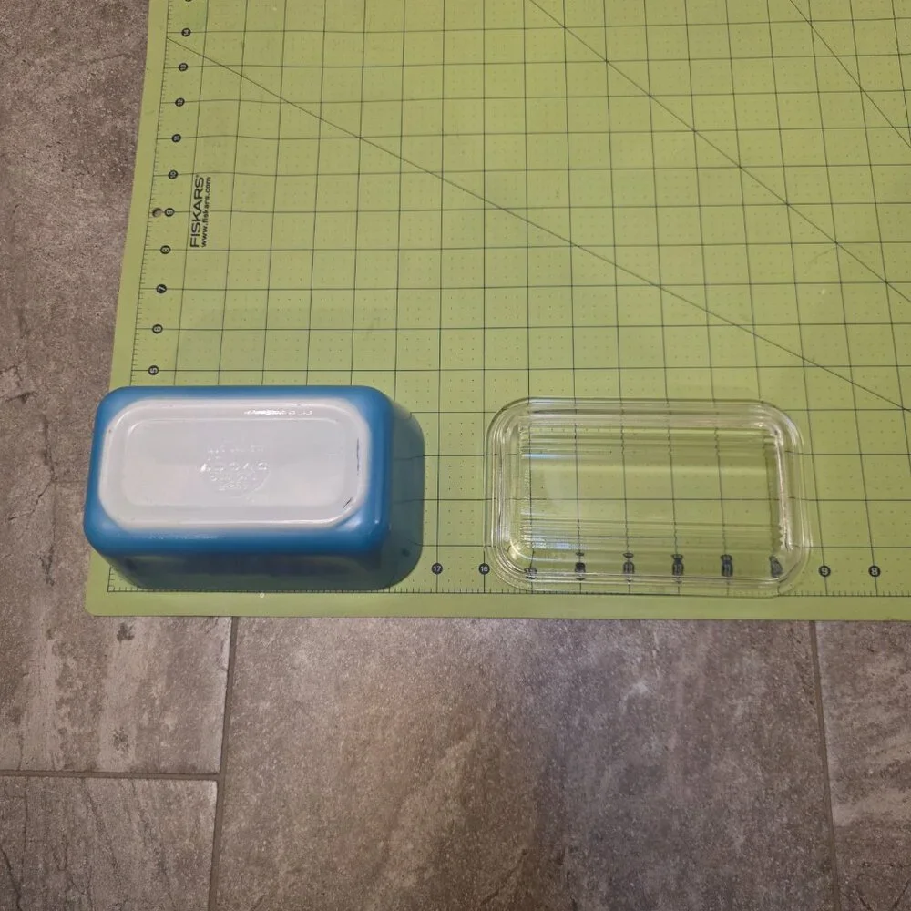 Vintage Pyrex Refrigerator Dish Primary Blue 502-B with Ribbed Lid 502-C